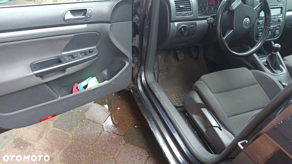 Volkswagen Golf 1.9 TDI DPF Edition BlueMotion - 19