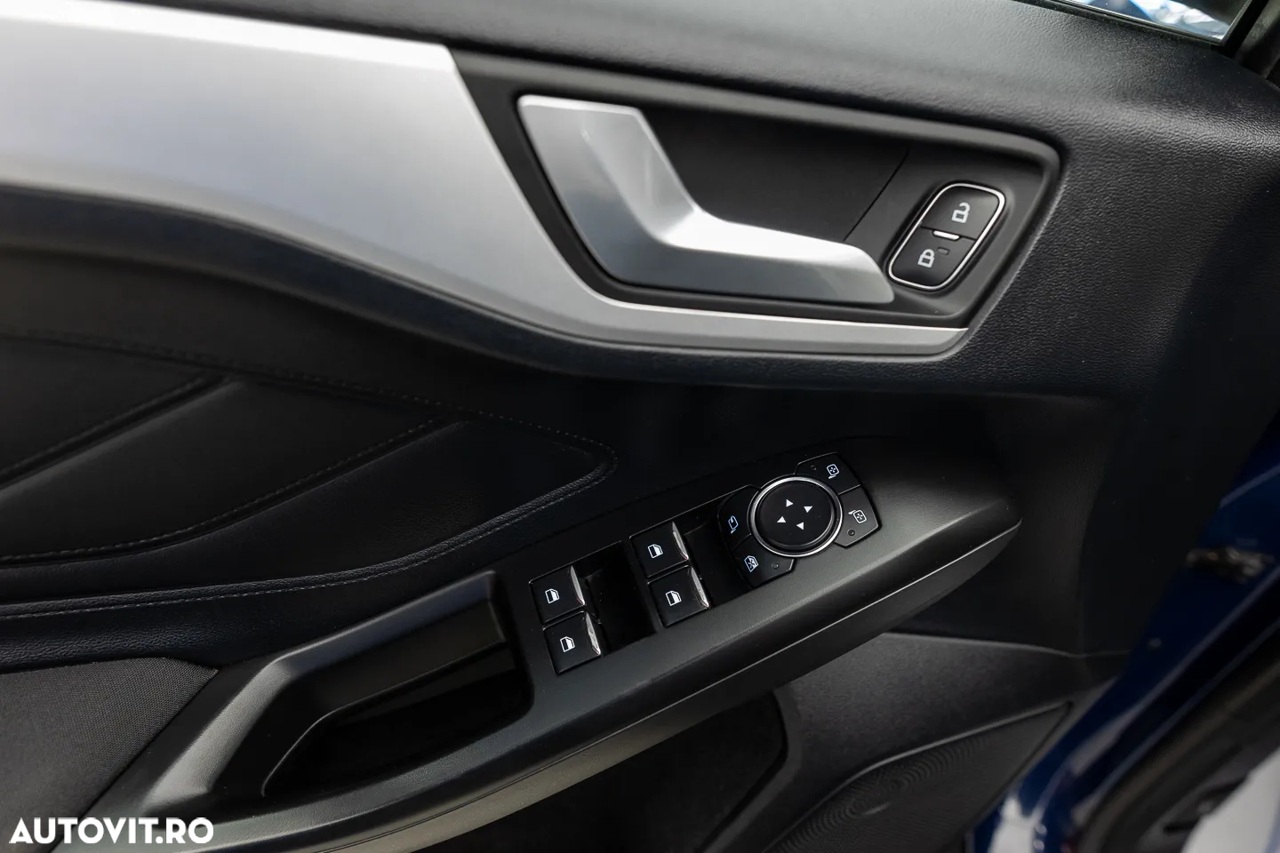 Ford Focus 1.0 EcoBoost Titanium - 25