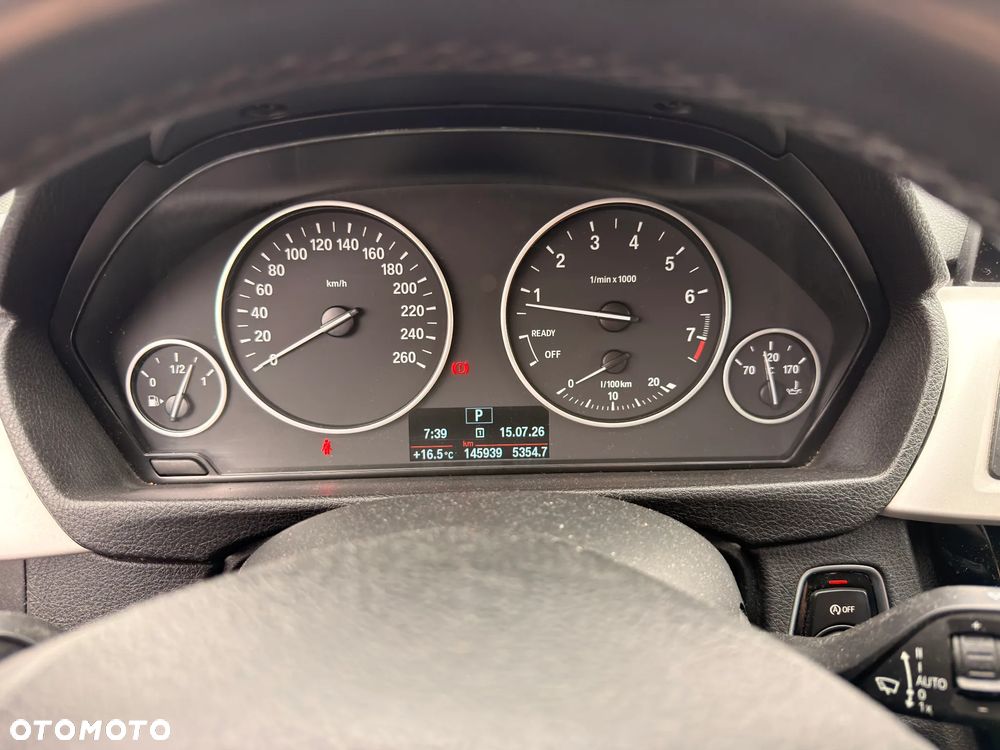 BMW Seria 3 320i xDrive - 9