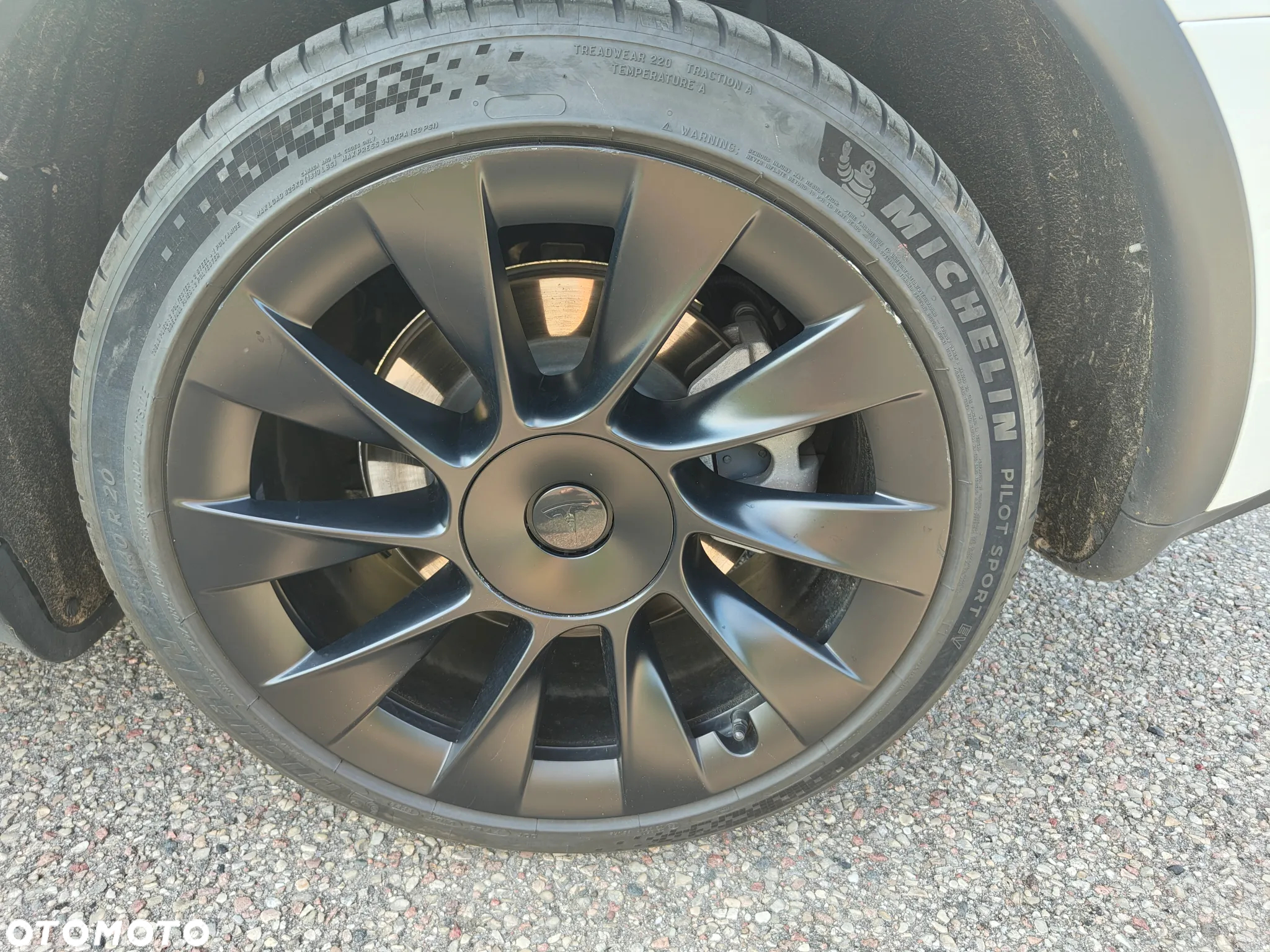 Tesla Y Model Long Range Dual Motor AWD - 21
