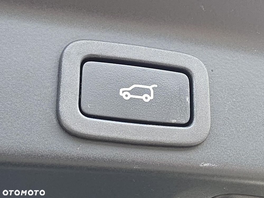 Jaguar F-Pace 5.0 V8 S/C AWD SVR - 41