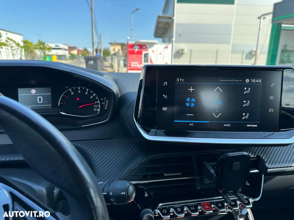 Peugeot 2008 1.2 L PureTech STT Active - 14