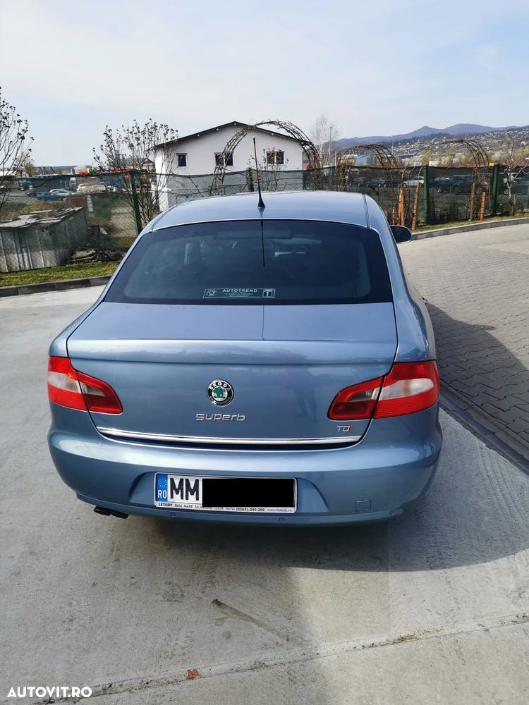 Skoda Superb 2.0 TDI Ambition - 5