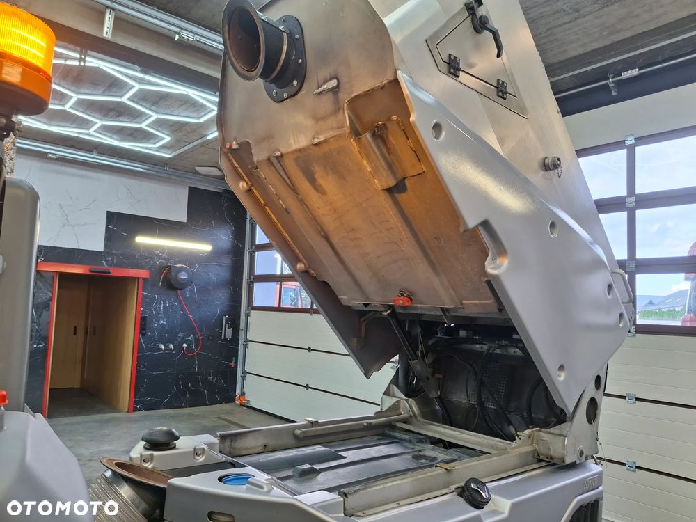 Inny HAKO Citymaster 1600 Zamiatarka Chodnikowa Euro 6 PM 2.5 Napęd 4x4 Rok: 2019 - 17