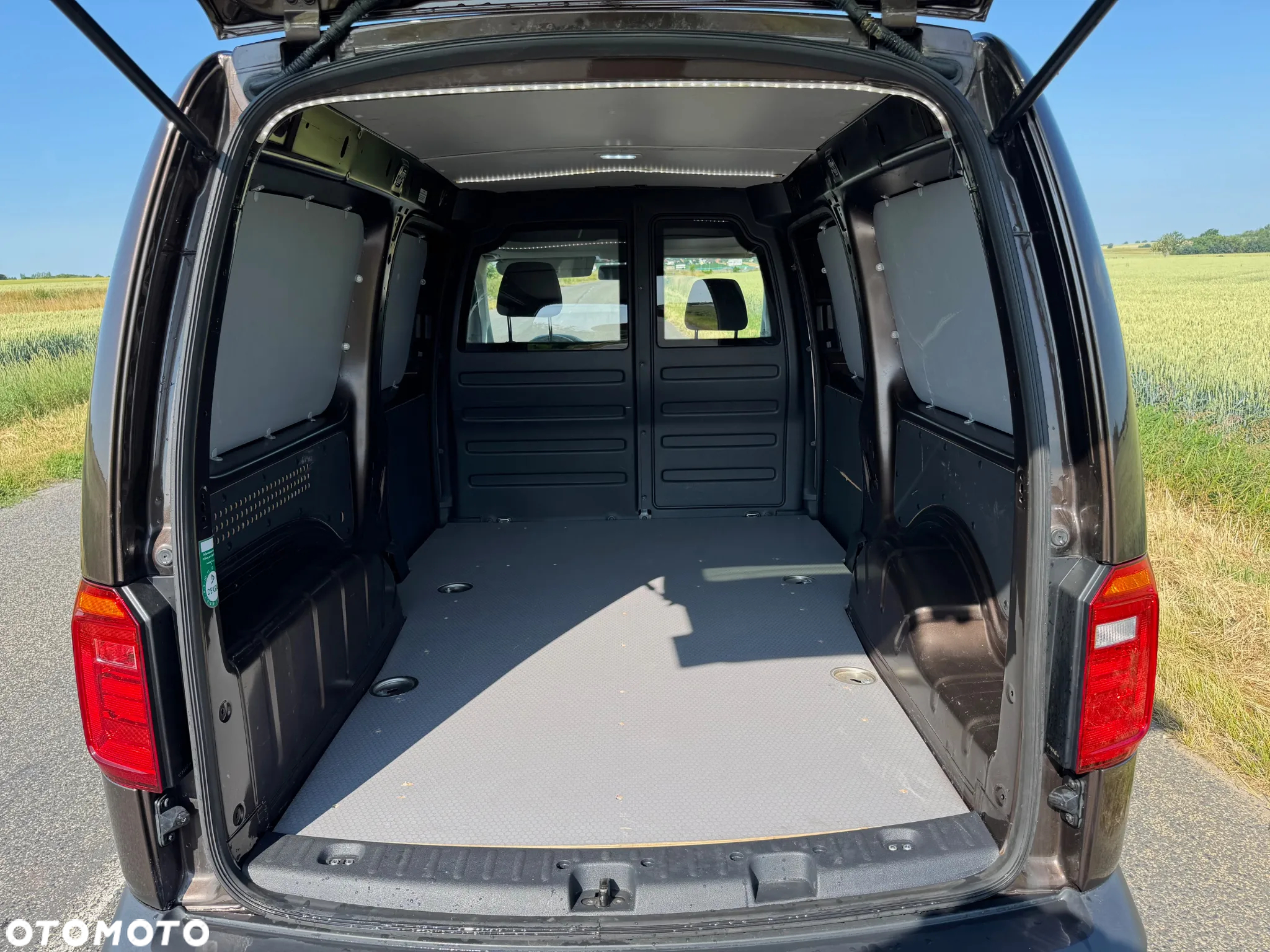 Volkswagen Caddy - 10