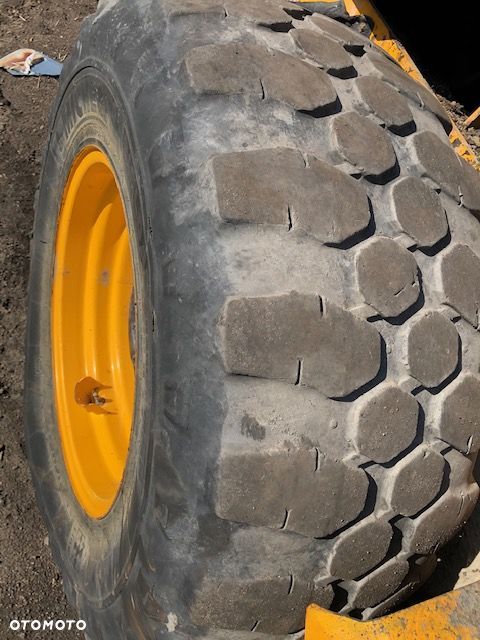 JCB 460/70r24 - Koła / Opony - 1