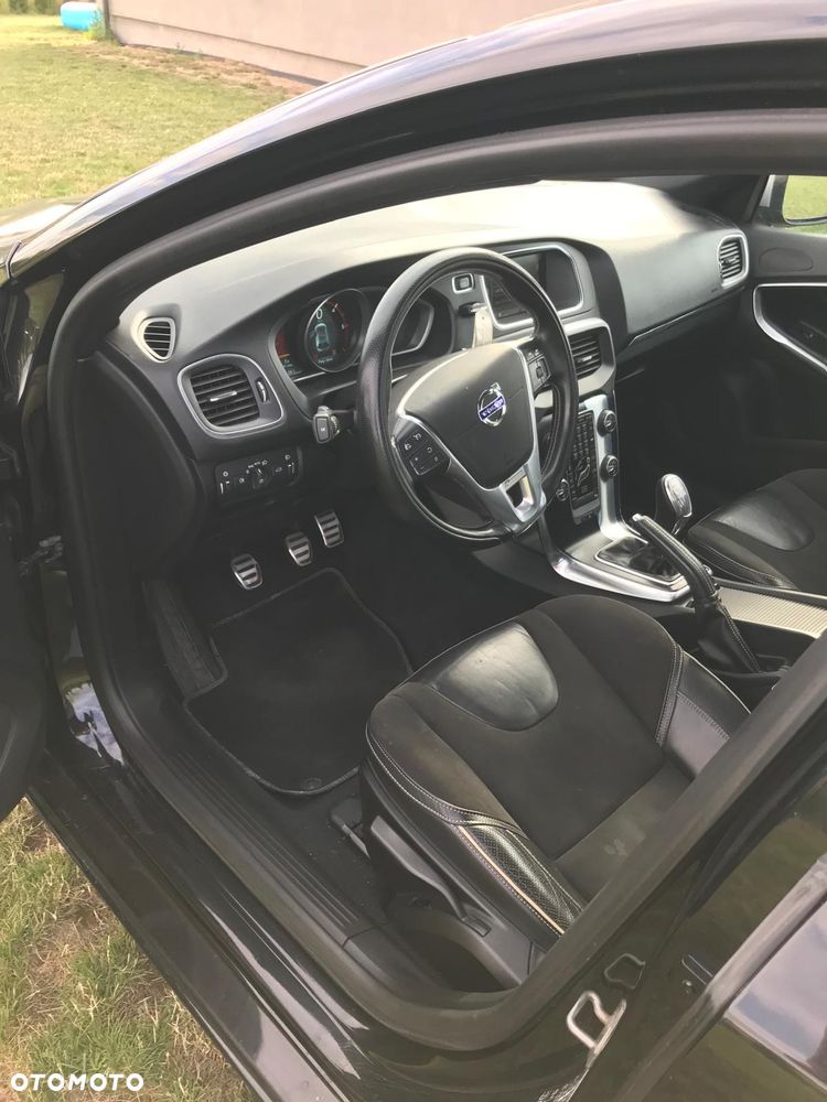 Volvo V40 D2 R-Design - 10