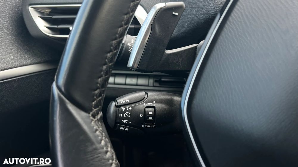 Peugeot 3008 PureTech 130 Stop & Start GPF EAT8 Allure - 19