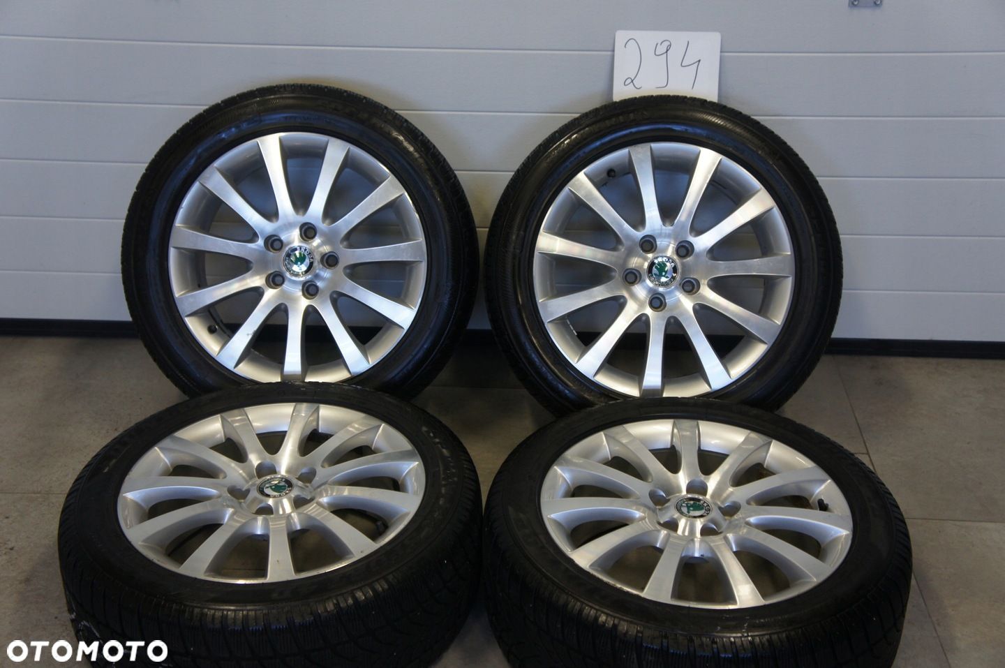NR 294 Koła Zima Alufelgi Skoda Yeti 225/50/17 Dunlop ok. 7mm - 1