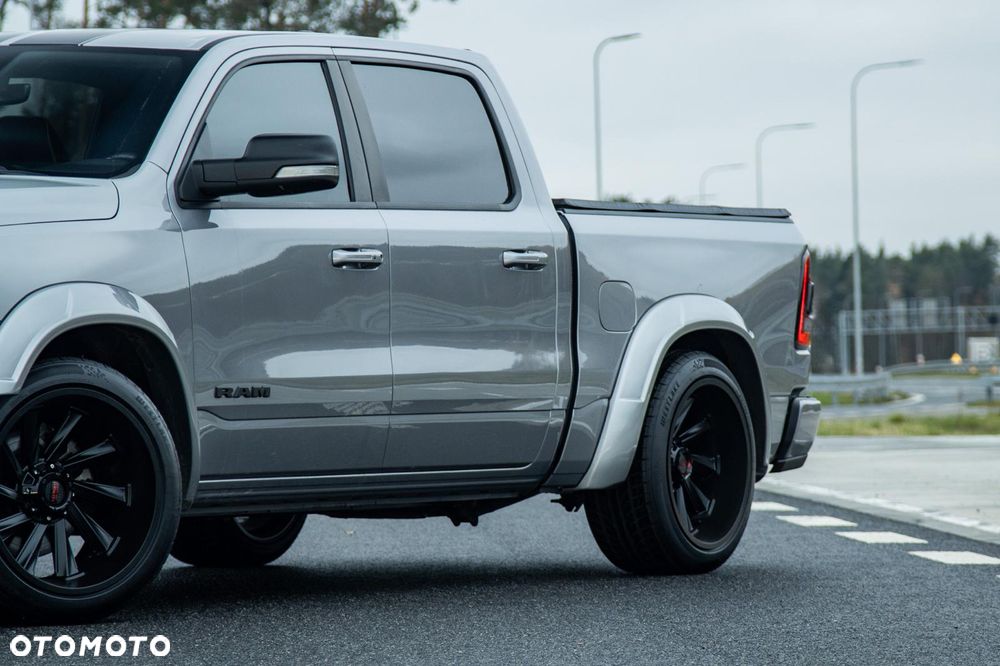 RAM 1500 5.7 Crew Cab Shortbed Laramie Black - 2