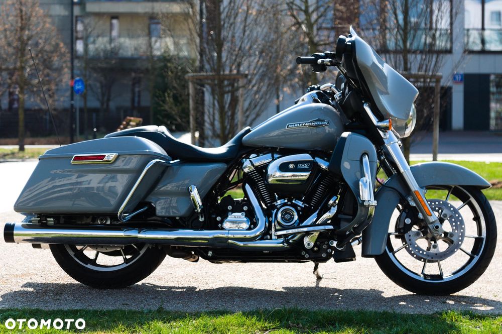 Harley-Davidson Touring Street Glide - 11