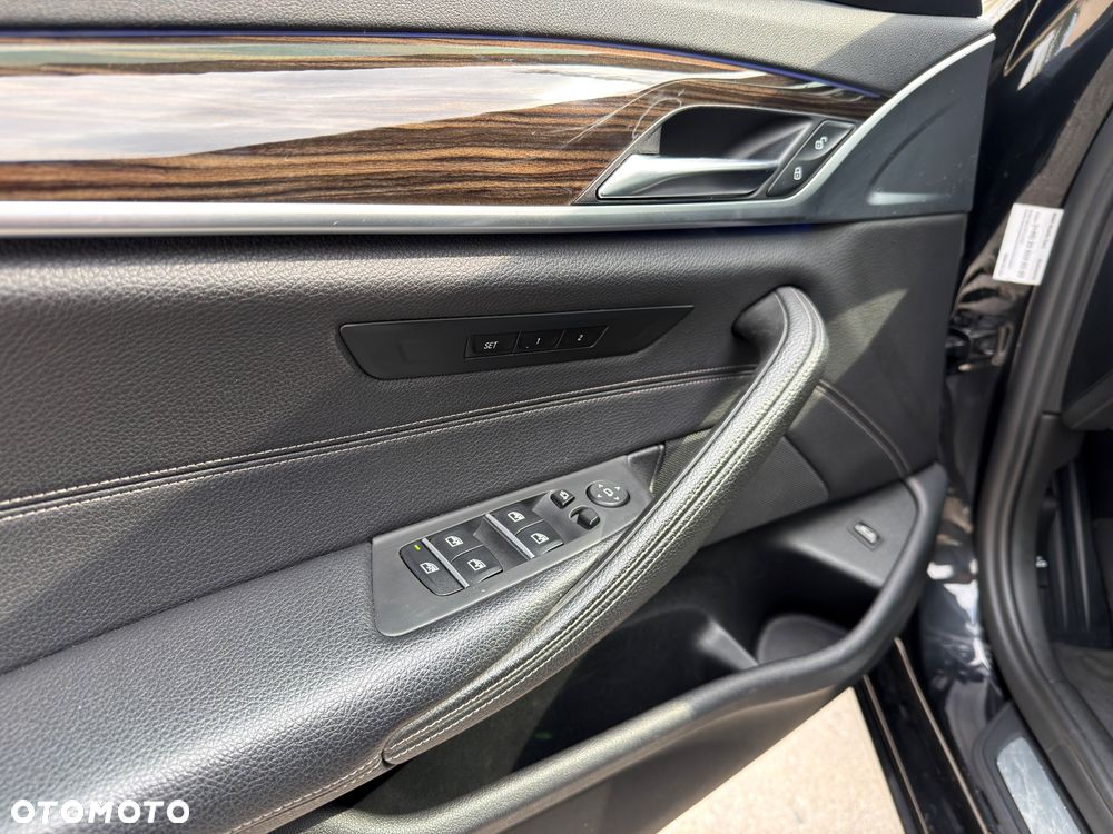 BMW Seria 5 530d xDrive Luxury Line - 21