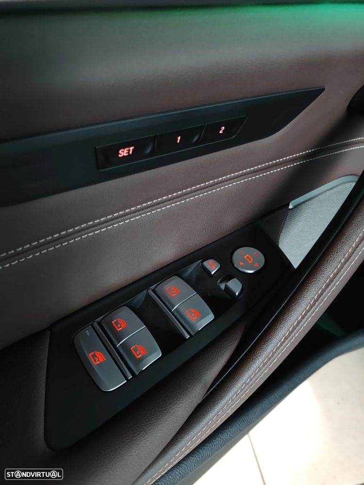 BMW 530 e Pack Desportivo M - 22