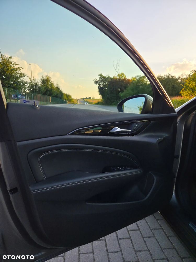 Opel Insignia Grand Sp 1.5 ECOTEC Direct InjectionTurbo Business Innovation - 18