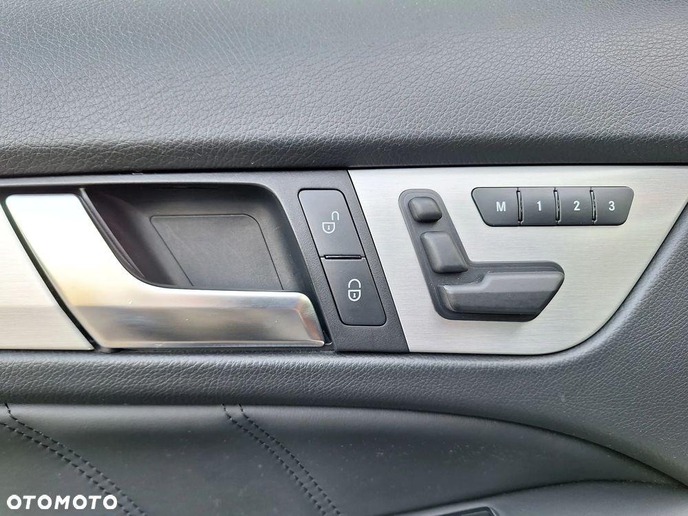 Mercedes-Benz Klasa C 63 AMG Coupe AMG SPEEDSHIFT MCT - 21