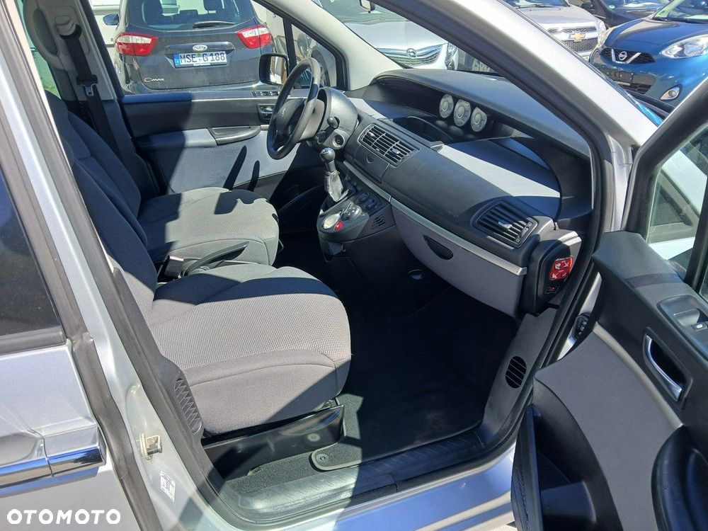 Peugeot 807 140 Family - 11