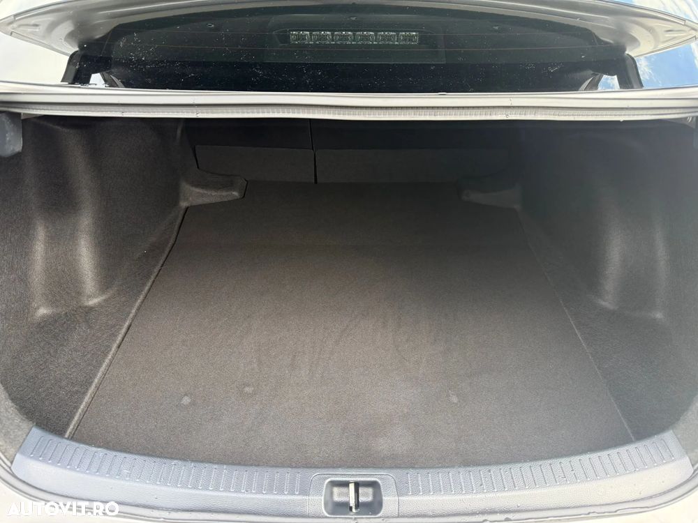 Toyota Corolla Sedan 1.8 HSD Exclusive - 24