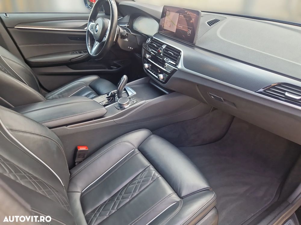 BMW Seria 5 530i xDrive AT MHEV - 13