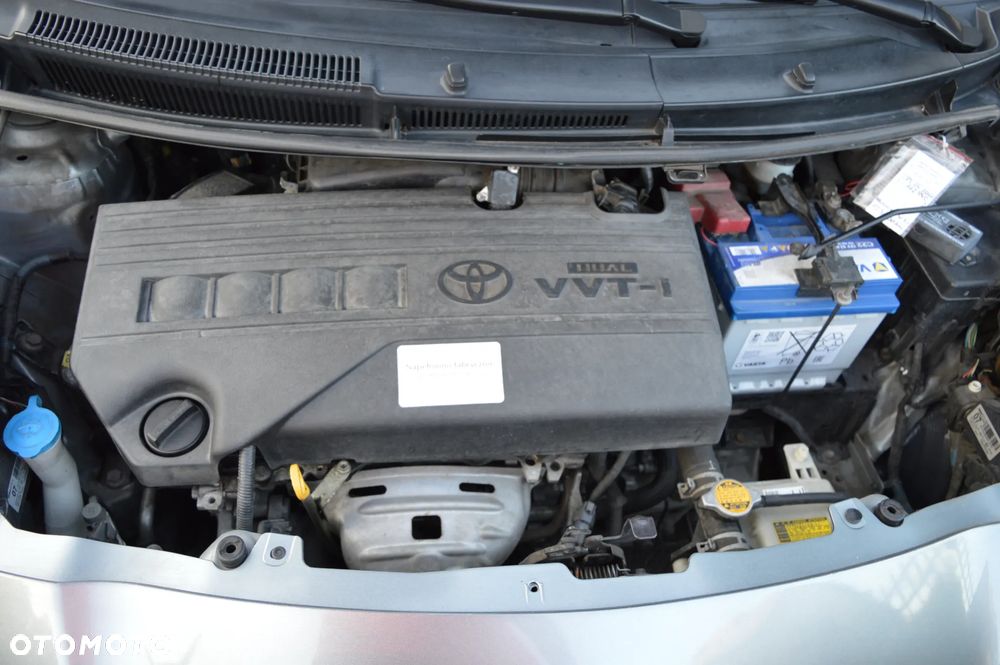 Toyota Yaris - 12