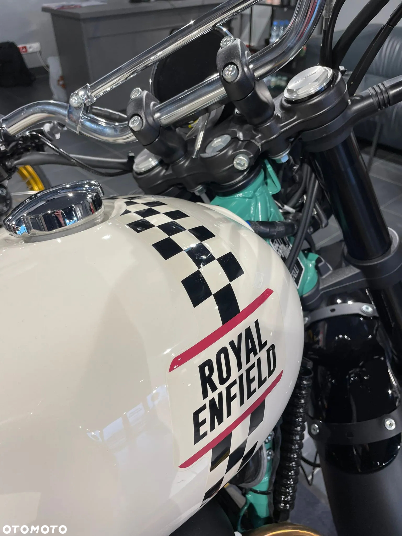 Royal Enfield Bear 650 - 3