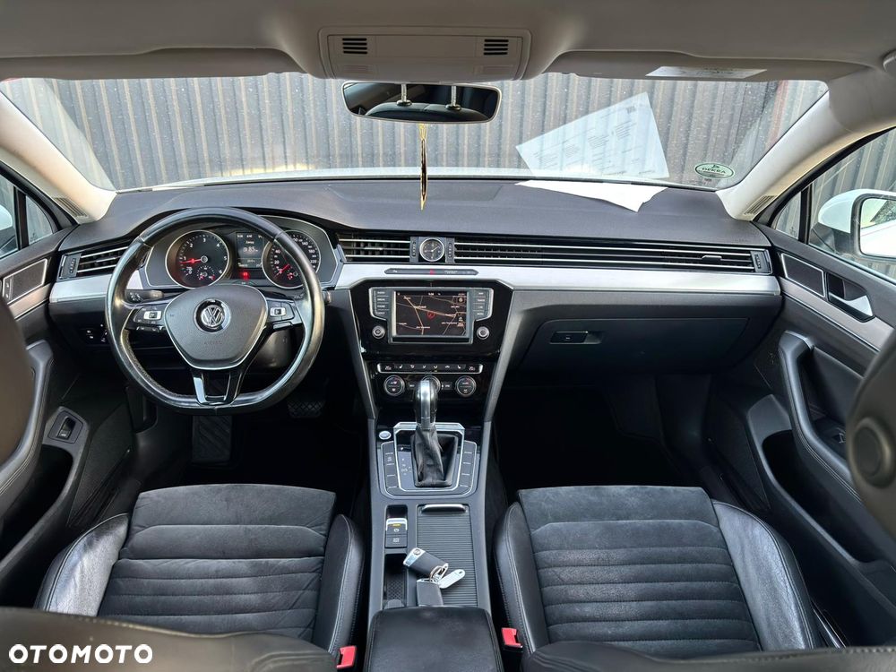 Volkswagen Passat 2.0 TDI (BlueMotion Technology) DSG Highline - 12
