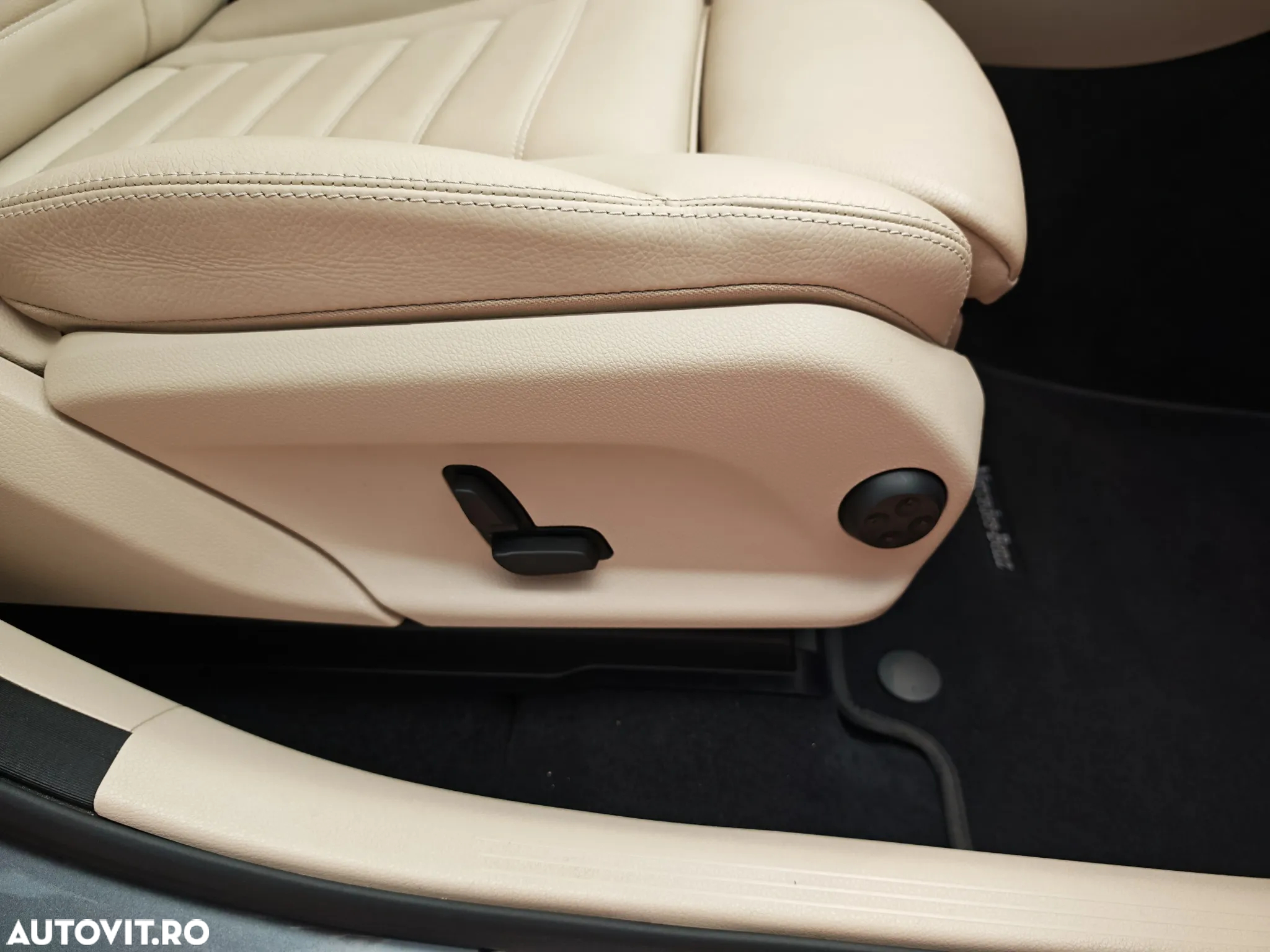 Mercedes-Benz GLC 300 d 4MATIC - 32