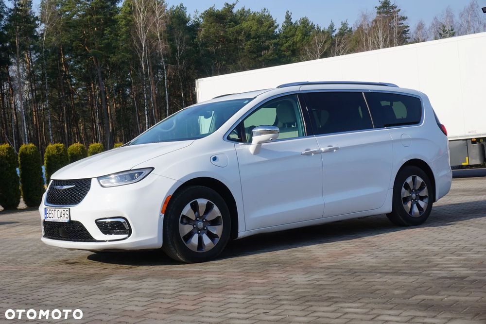 Chrysler Pacifica - 2