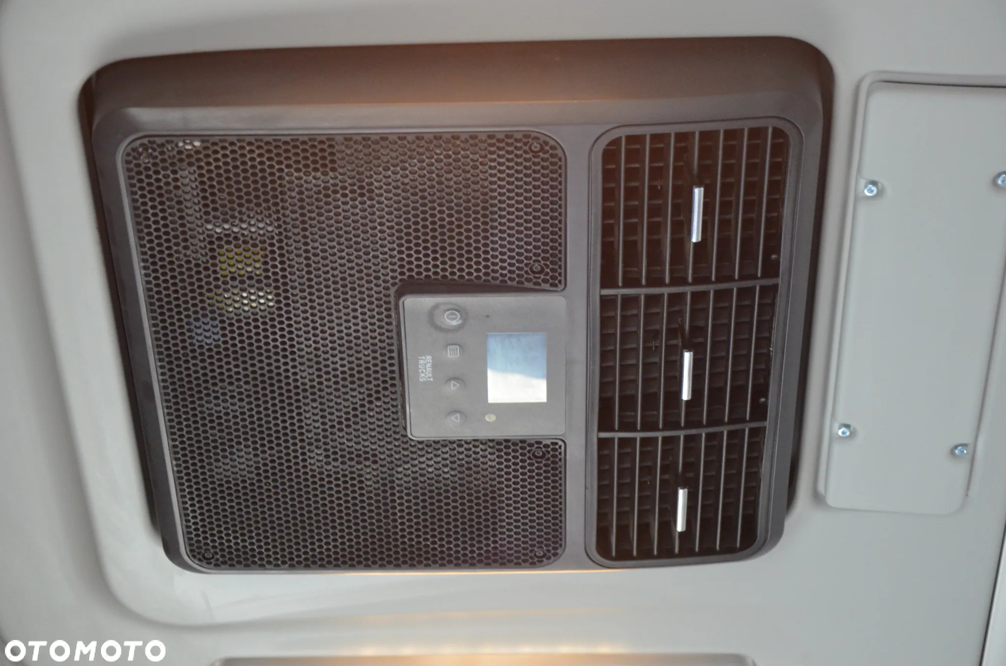 Renault T 520 NEW HIGH 12.2021r. KLIMA P. FULL LED ACC NAVI DE 0684 - 17