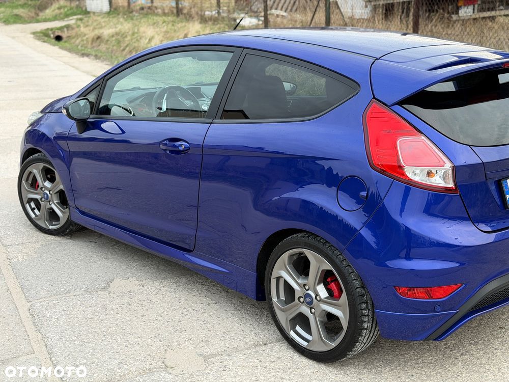 Ford Fiesta 1.6 EcoBoost ST - 22