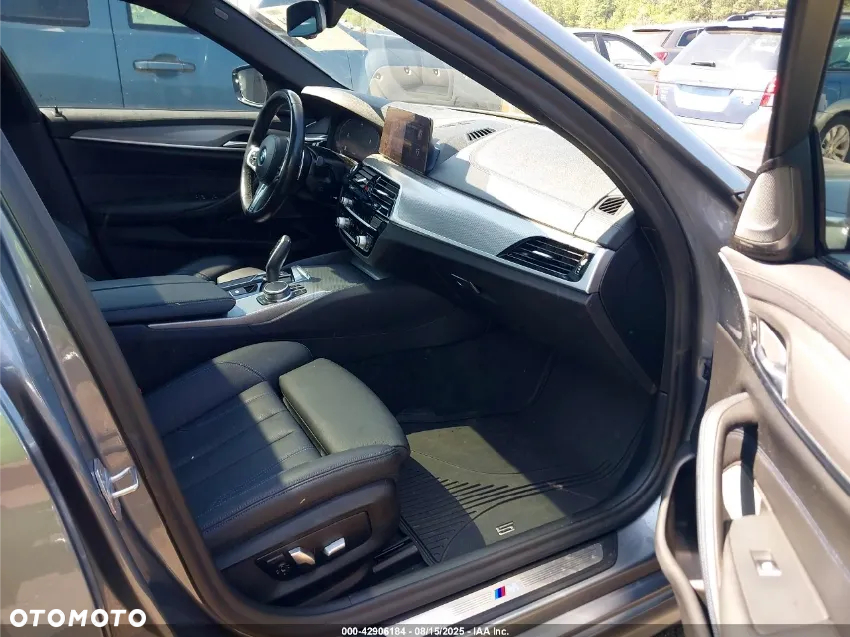 BMW Seria 5 540i xDrive - 7