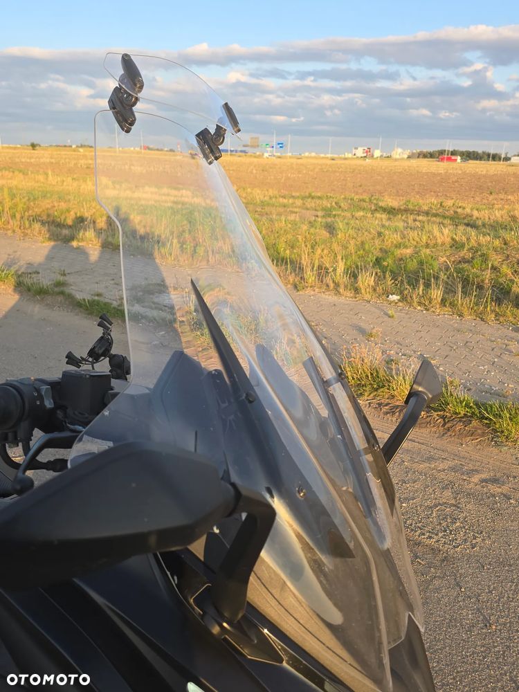Kymco AK 550 - 8