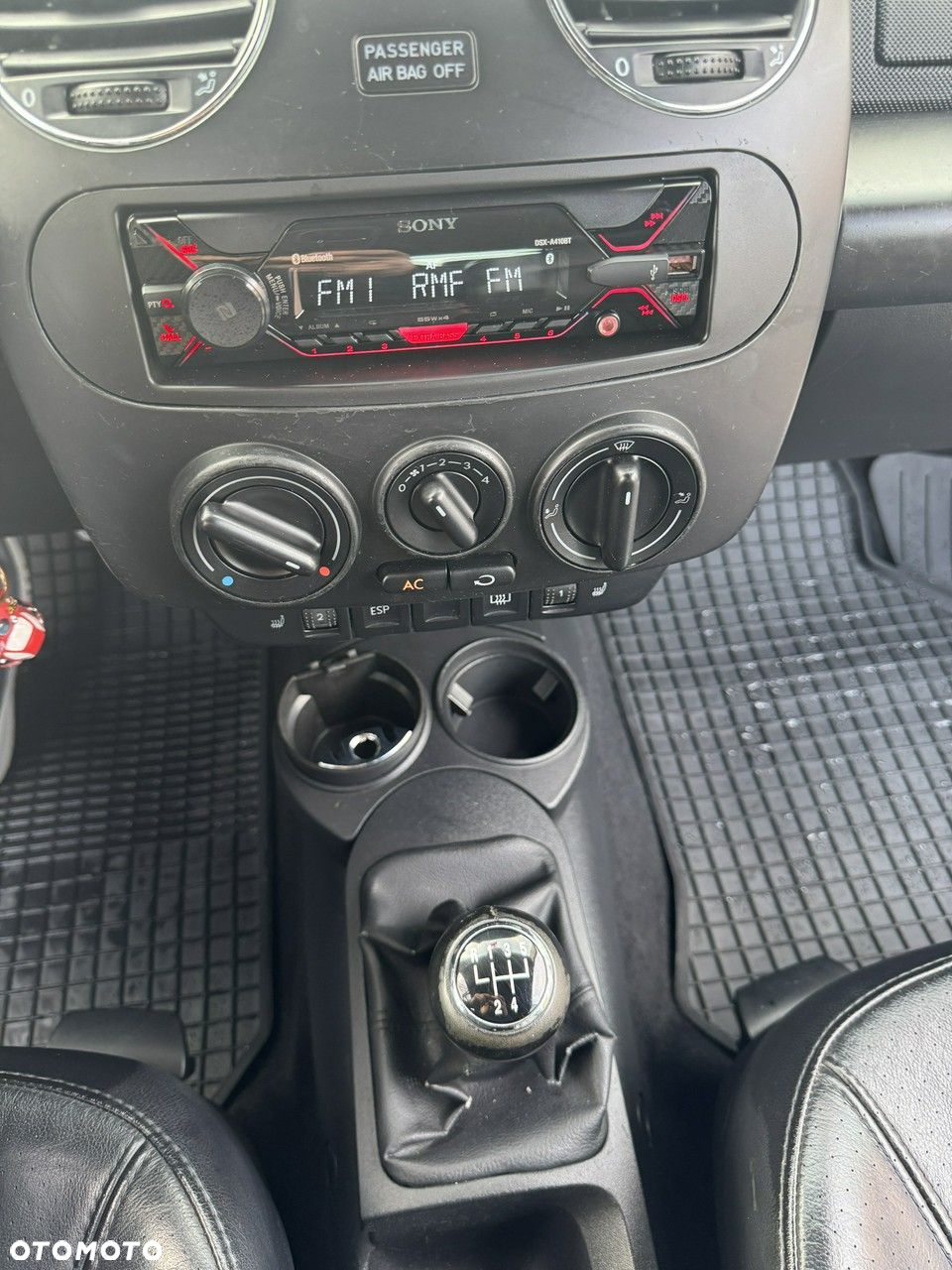 Volkswagen New Beetle - 8