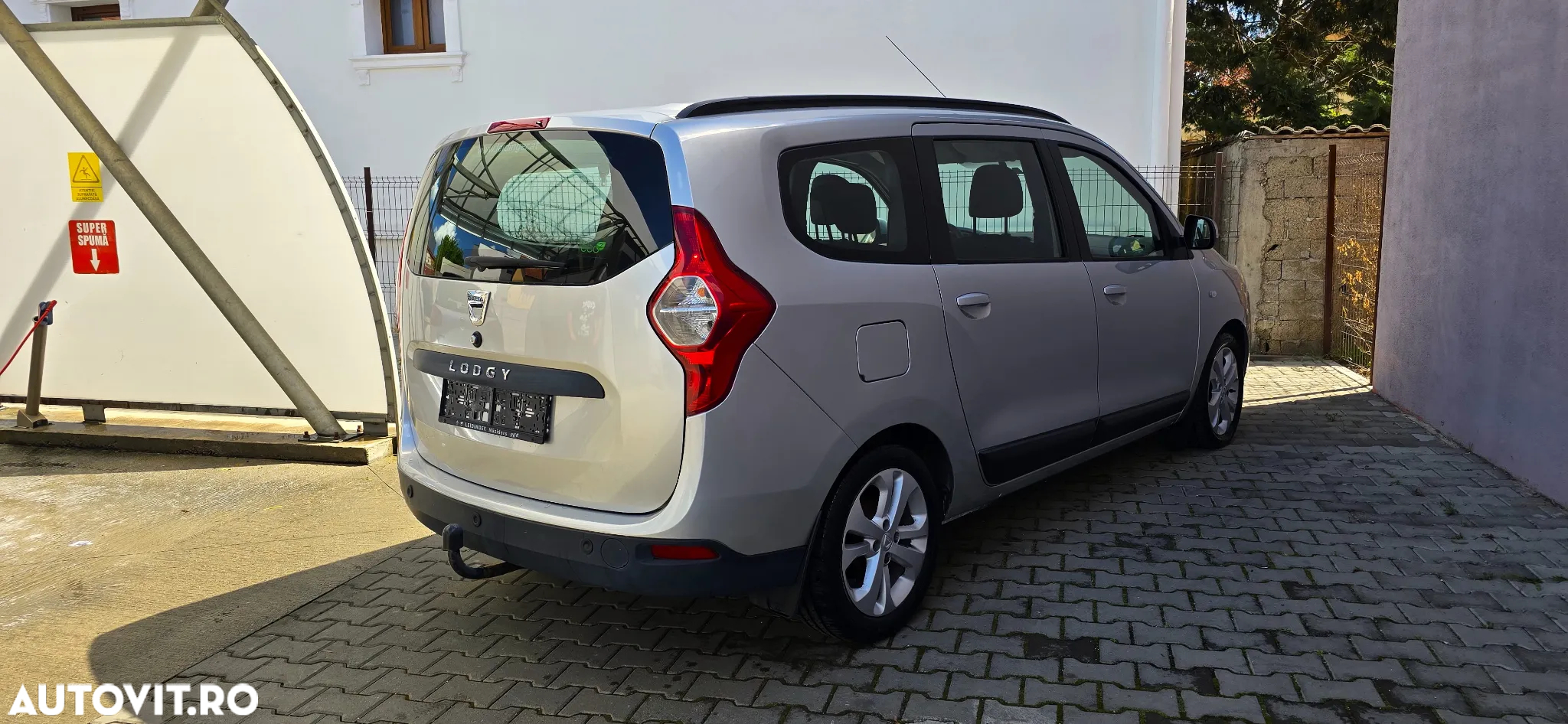 Dacia Lodgy dCi 110 Celebration - 3