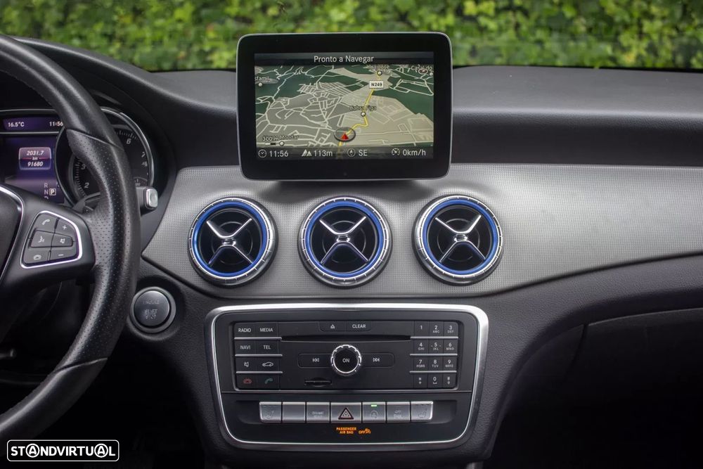 Mercedes-Benz CLA 200 Shooting Brake AMG Line Aut. - 17