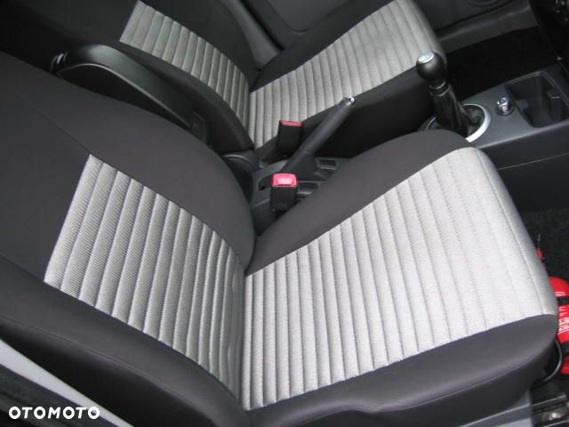 Suzuki SX4 1.6 Comfort - 12