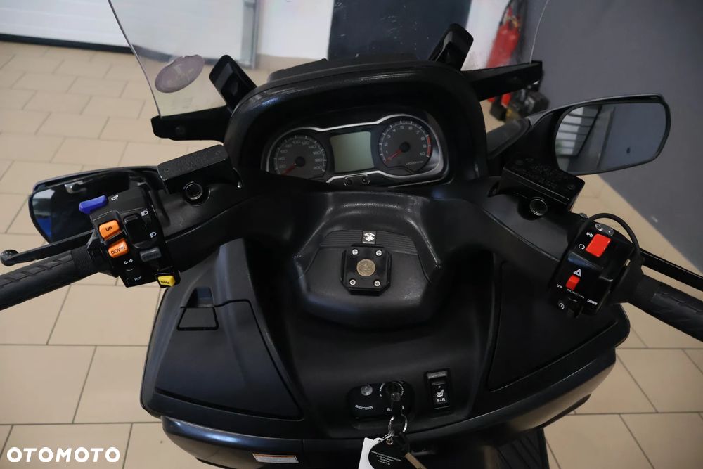 Suzuki Burgman - 4