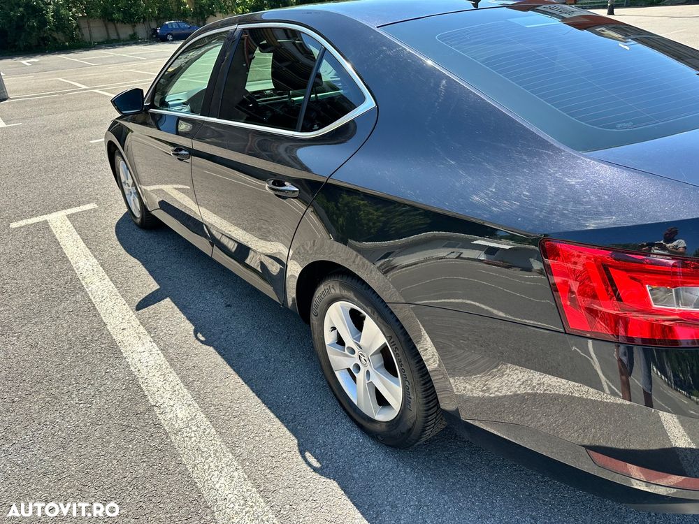 Skoda Superb 2.0 TDI DSG Ambition - 24