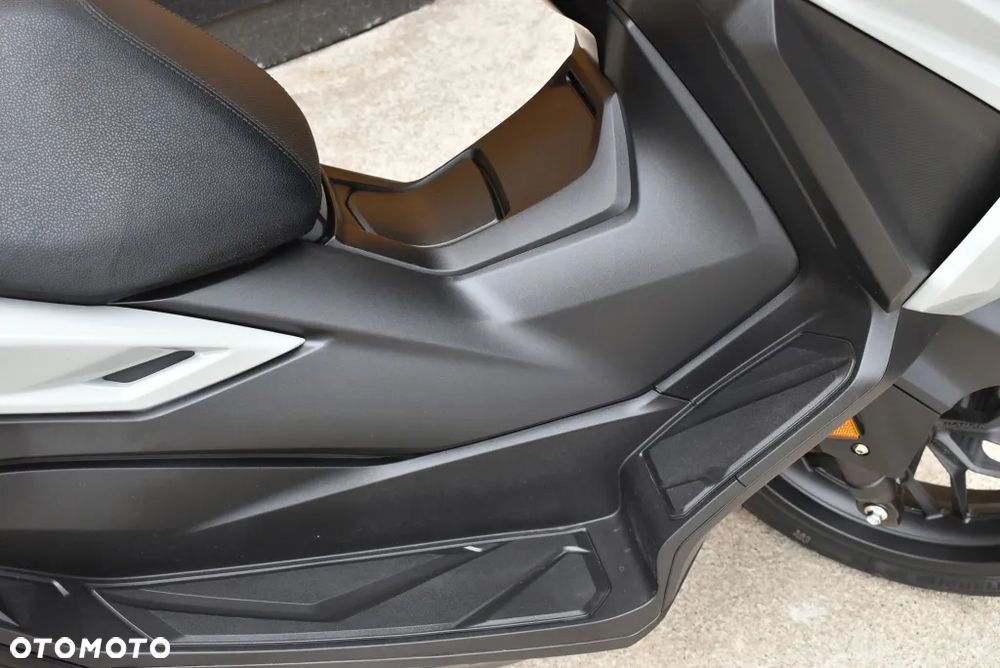Honda NSS - 33