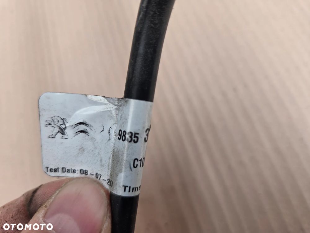 Przewód wąż rurka sprzęgła Peugeot 208 II 1.2 THP   9835360480 - 4