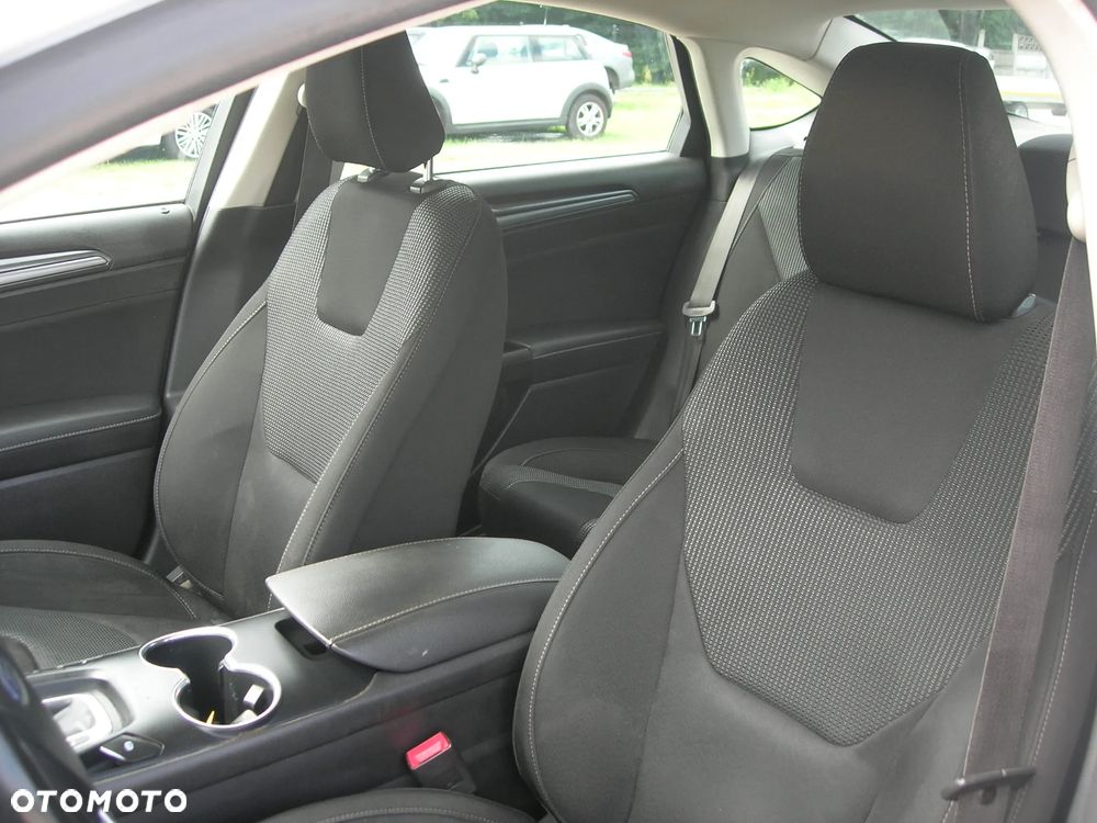 Ford Mondeo 2.0 Hybrid Trend - 14