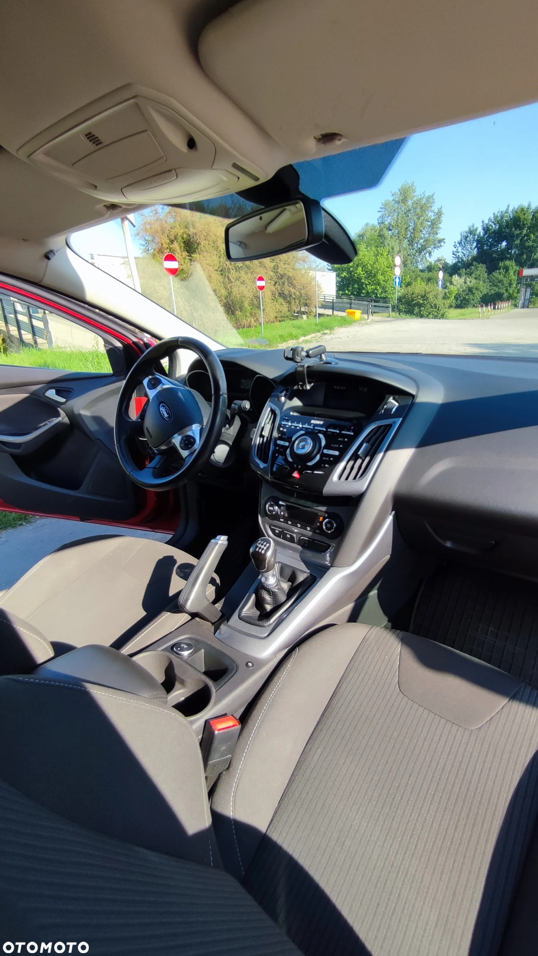 Ford Focus 1.0 EcoBoost Titanium - 12