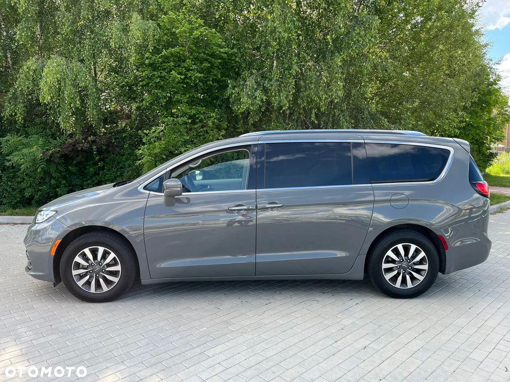 Chrysler Pacifica - 4