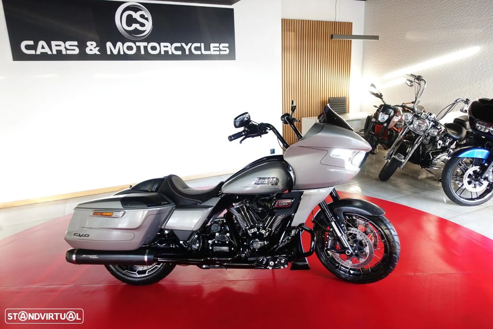 Harley-Davidson Road Glide CVO - 21