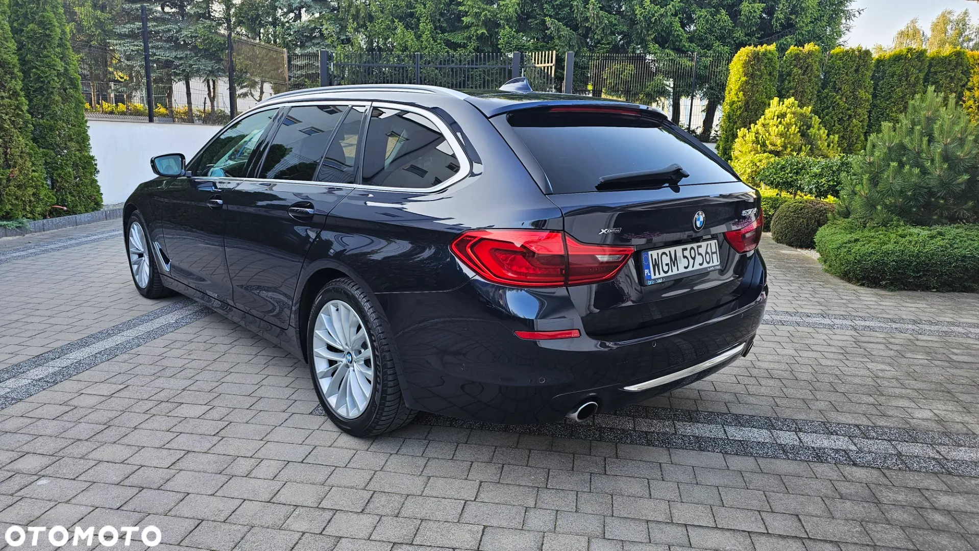 BMW Seria 5 530d xDrive Luxury Line - 3