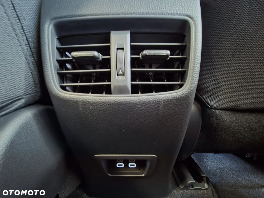 Toyota Corolla Cross 1.8 Hybrid Style - 29