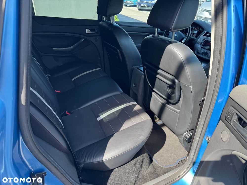 Ford Kuga 2.0 TDCi 2x4 Titanium - 16