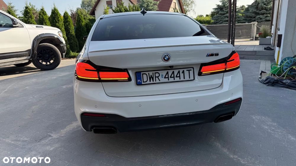 BMW Seria 5 M550i xDrive sport - 8