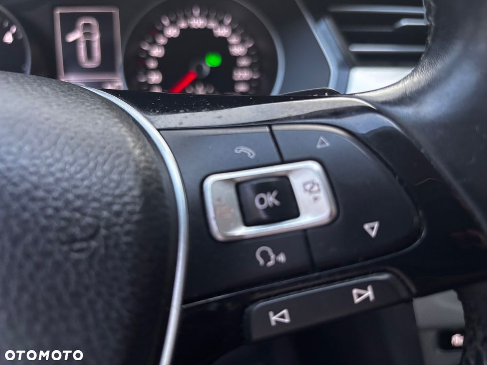 Volkswagen Passat - 23