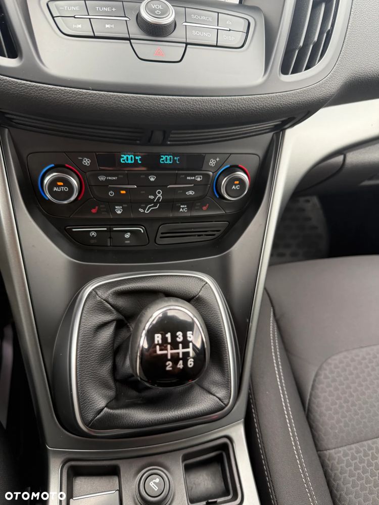 Ford Kuga 1.5 EcoBoost 2x4 Titanium - 19