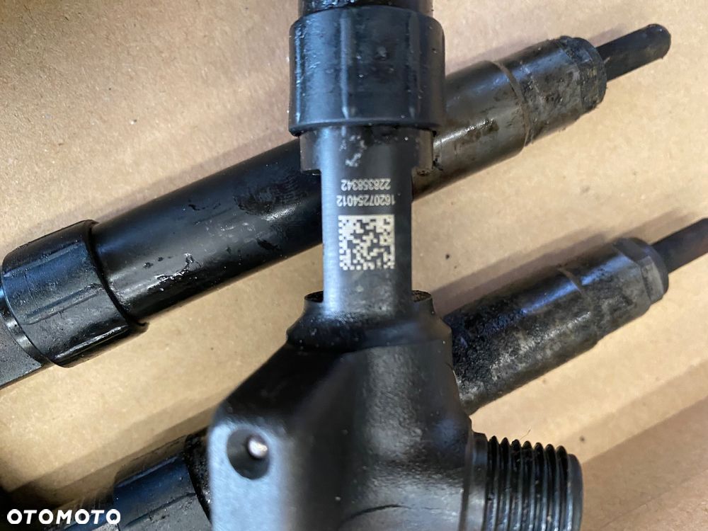Wtryskiwacze pompowtryskiwacz Citroen Jumpy III. 2.0 BLUE HDI 228358352 - 2